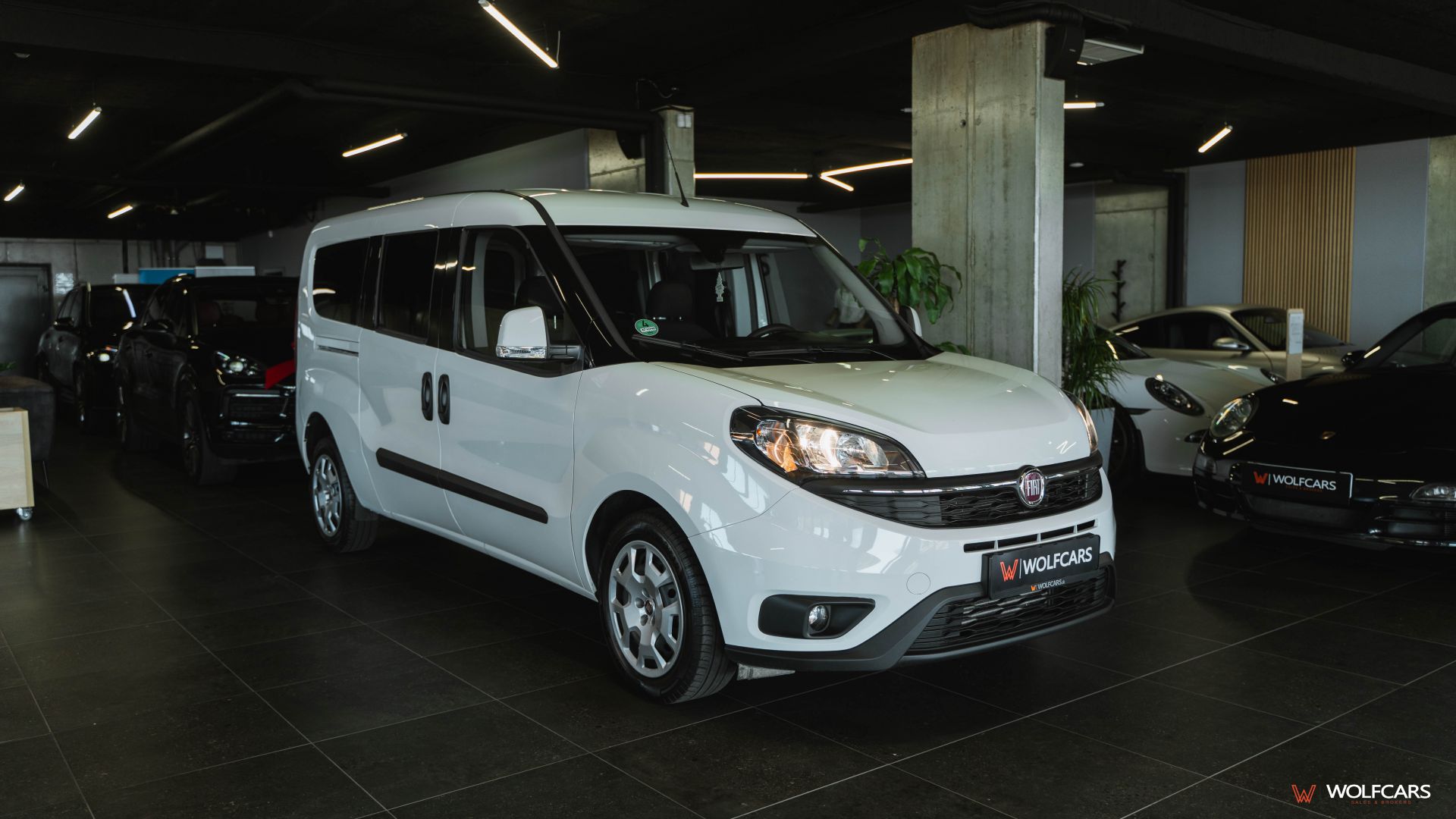 Fiat Dobló Cargo Combi Maxi 1.6 MTJ 105k MT/6 Fiat Dobló Cargo Combi Maxi 1.6 MTJ 105k MT/6