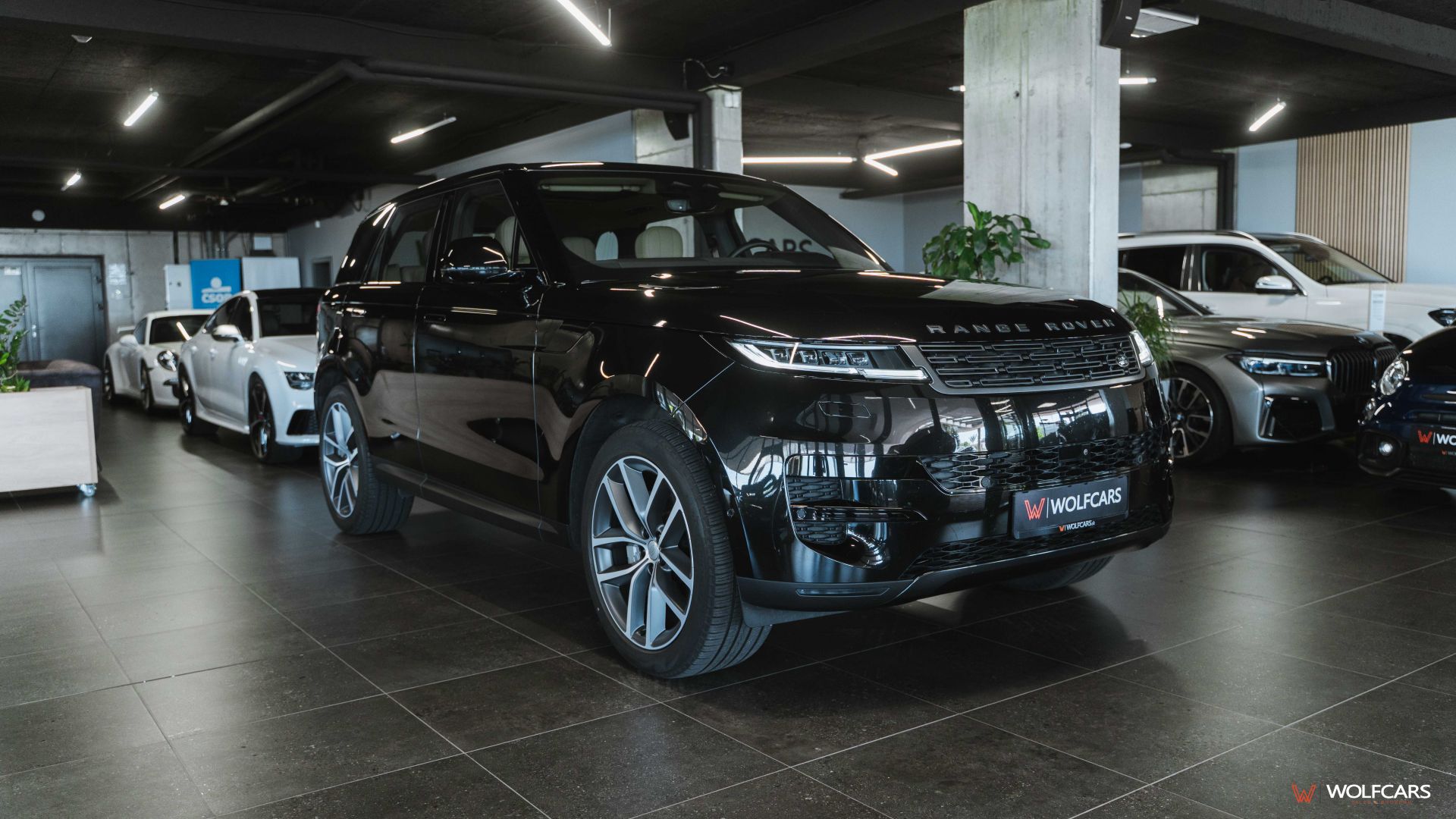 Land Rover Range Rover Sport 3.0 I6 D300 MHEV SE AWD A/T Land Rover Range Rover Sport 3.0 I6 D300 MHEV SE AWD A/T