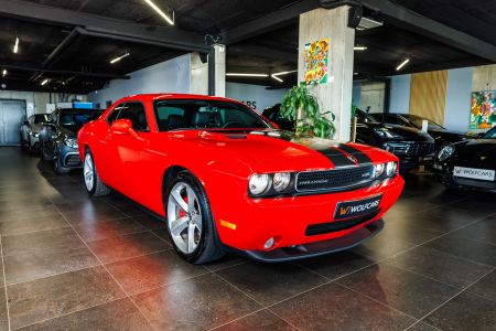 Dodge Challenger SRT8 6.1 HEMI