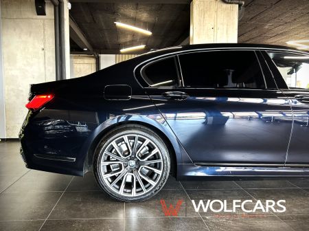 BMW 750Li xDrive INDIVIDUAL