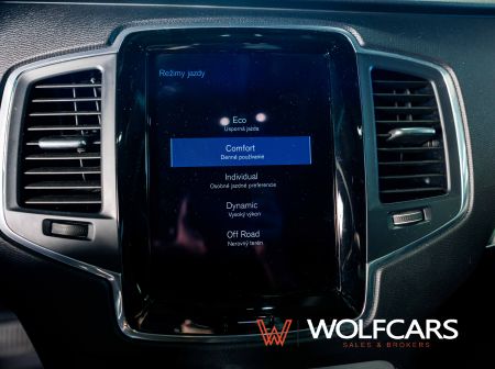 Volvo XC90 B5 AWD Momentum A/T