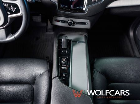 Volvo XC90 B5 AWD Momentum A/T