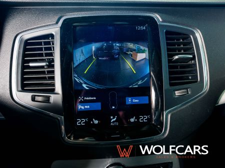 Volvo XC90 B5 AWD Momentum A/T