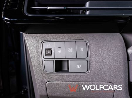 Hyundai STARIA Luxury 1.6 T-GDI Hybrid 6AT