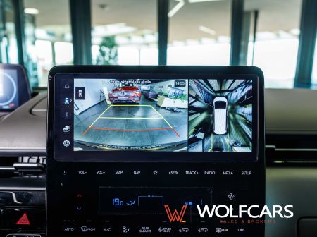 Hyundai STARIA Luxury 1.6 T-GDI Hybrid 6AT