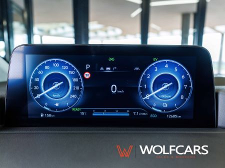 Hyundai STARIA Luxury 1.6 T-GDI Hybrid 6AT