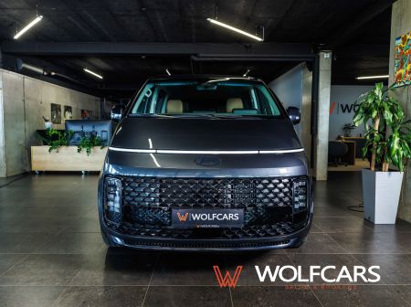 Hyundai STARIA Luxury 1.6 T-GDI Hybrid 6AT