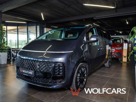 Hyundai STARIA Luxury 1.6 T-GDI Hybrid 6AT