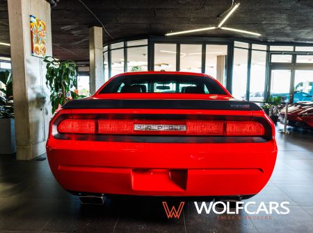 Dodge Challenger SRT8 6.1 HEMI