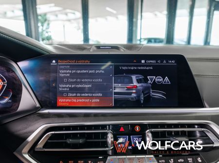 BMW X7 50i xDrive Individual | V ZÁRUKE!