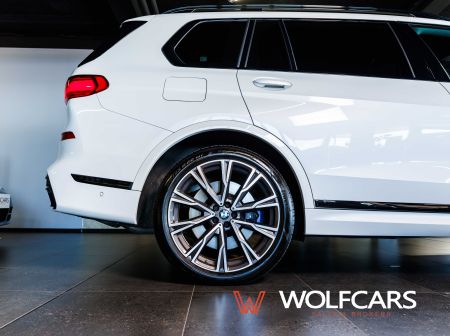 BMW X7 M50i xDrive 4.4 V8