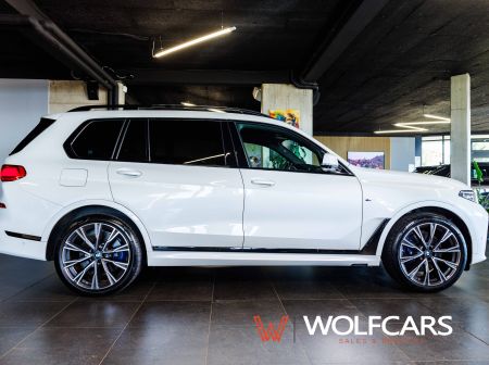 BMW X7 M50i xDrive 4.4 V8