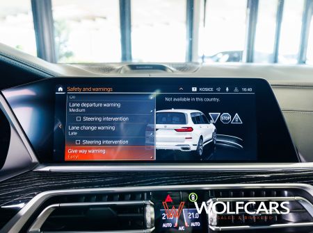 BMW X7 M50i xDrive 4.4 V8