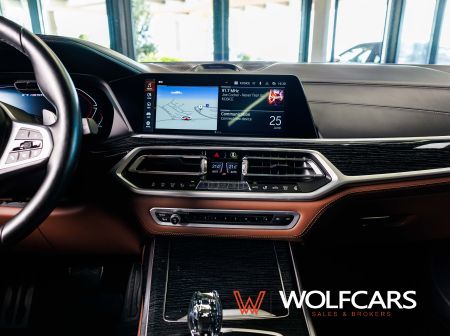 BMW X7 M50i xDrive 4.4 V8