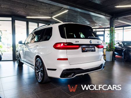 BMW X7 M50i xDrive 4.4 V8