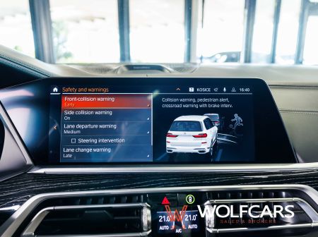 BMW X7 M50i xDrive 4.4 V8