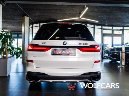 BMW X7 M50i xDrive 4.4 V8