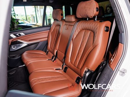BMW X7 M50i xDrive 4.4 V8