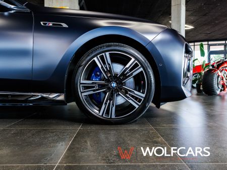 BMW M760e xDrive