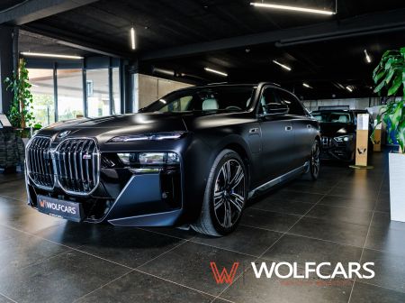 BMW M760e xDrive