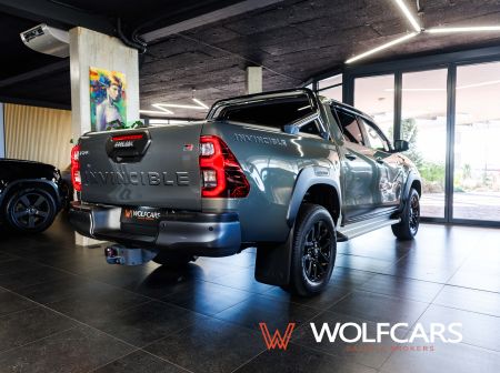 Toyota Hilux 2.8 D-4D Invincible